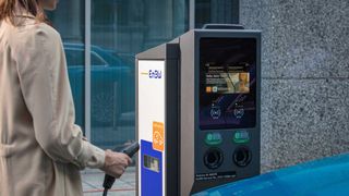 Heidelberger Druck will mit den öffentlichen Ladepunkten neue Kunden gewinnen, etwa aus den Bereichen Stadtwerke, Kommunen oder Unternehmen. (Bild: Joel Micah Miller/Enbw)