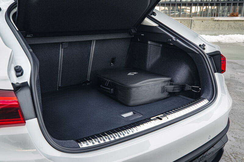Der Kofferraum hat ein Volumen von 380 bis 1.250 Liter. (Audi)