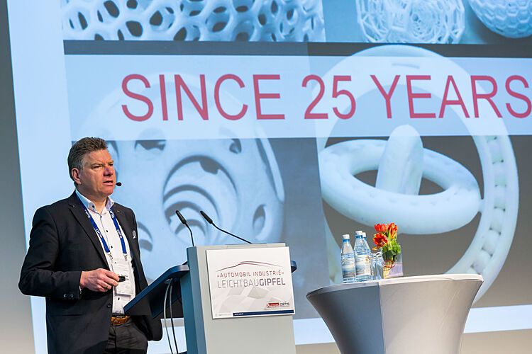 Martin Hillebrecht, Leiter des Competence Center Leichtbau, Werkstoffe und Technologien beim Entwicklungsdienstleister EDAG, führte durch die Session Produktion II. (Stefan Bausewein)