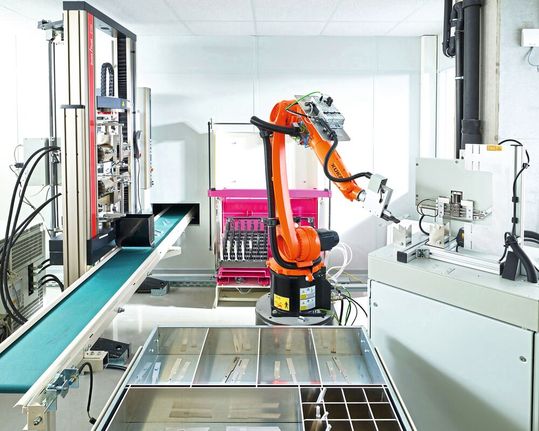A look inside the automated testing lab at Amag Austria Metall AG's SmartFactory.(Image: Amag Austria Metall AG)