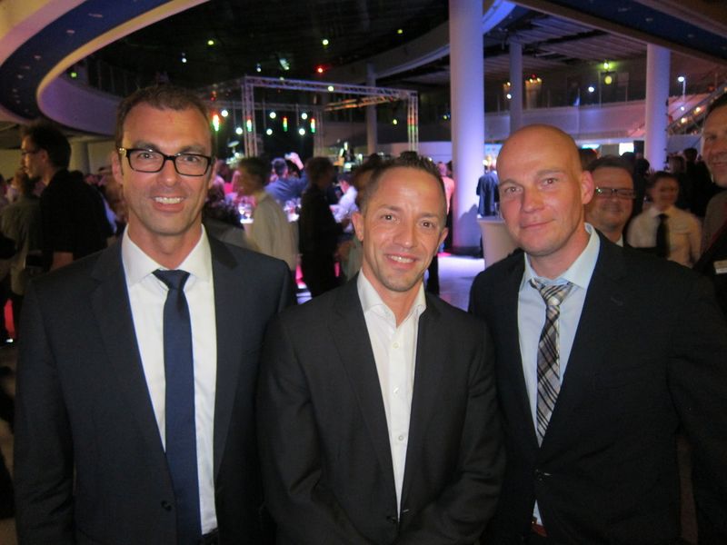 (v. l.) Andreas Printz, Ultron, Sascha Bosen, Seagate und Marc Wirtz, api hüten ein Geheimnis, welches erst im nächsten Quartal gelüftet wird. (Vogel IT-Medien)
