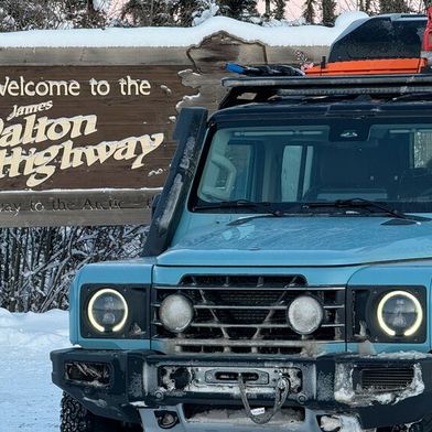 Wer hier, bei Fairbanks, auf die Alaska Route 11 einbiegt, verlässt nicht nur die Stadt, sondern die Zivilisation. (Bild: Benjamin Bessinger/SP-X)