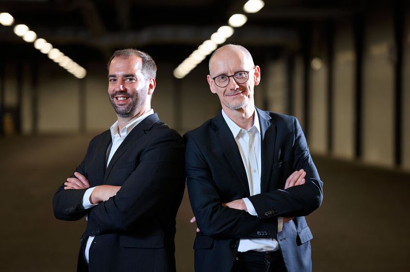 Die leidenschaftlichen Organisatoren der Siams, Christophe Bichsel, Kundenbetreuer (links), und Pierre-Yves Kohler, Messeleiter. (Bild: Faji SA)