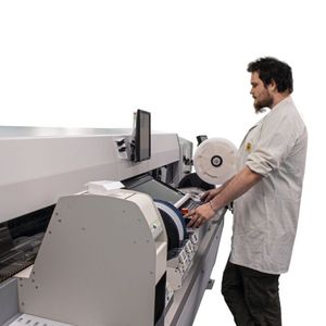 Die SMD-Fertigung bei Wiesemann & Theis wurde mithilfe der Microwall verinselt.