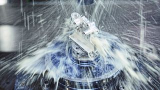 Usinage avec arrosage intensif sur une S191. (Del West)