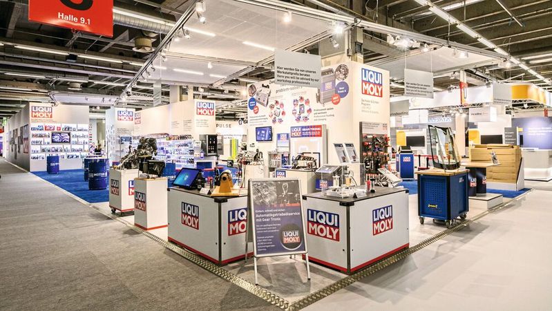 Auf 450 Quadratmetern Standfläche präsentiert Liqui Moly seine mehr als 4.000 Produkte und Dienstleistungen.(Bild:  Liqui Moly)