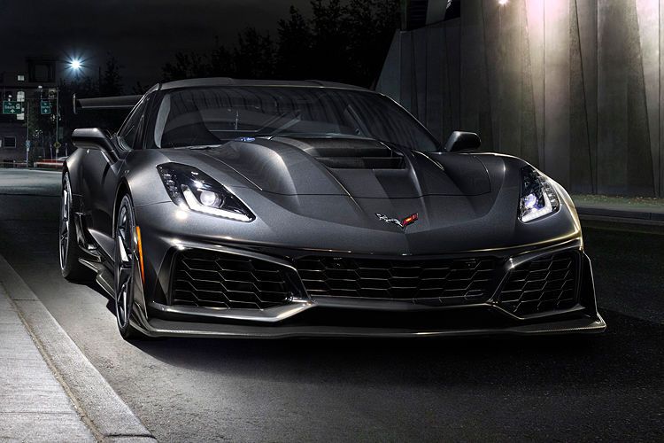 Extragroße Lufteinlässe in der Frontschürze sollen für ausreichend Kühlung des Kompressor-V8 sorgen.  (Bild: Chevrolet)