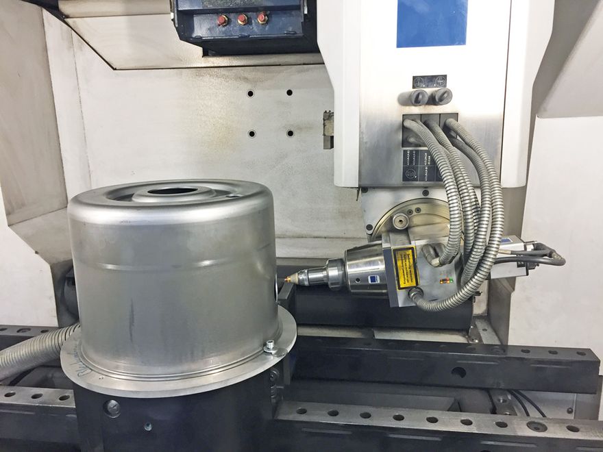 3d-laserschneiden-Maschine_rgb_Rollup.jpg (Blechtech AG)