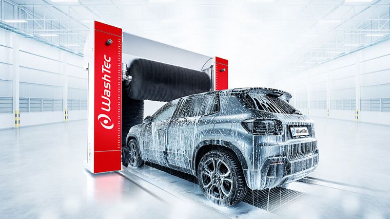 SoftCare SE reagiert auf aktuelle Herausforderungen, zum Beispiel immer größer werdende Fahrzeuge. (Bild: WashTec Cleaning Technology GmbH )