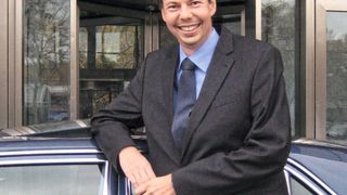 Ralf Stumpfernagel von Belmot (Mannheimer Versicherung) berät auch Kfz-Unternehmen im Bereich „Classic Business“. Etliche setzen sich in Sachen Young- und Oldtimer unwissentlich hohen Risiken aus, so der Assekuranz-Experte. (Bild: Belmot)