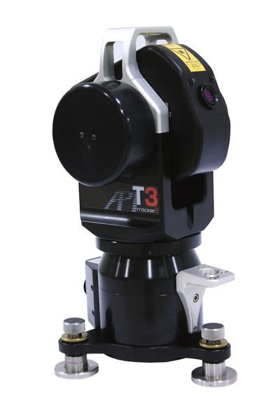 Bild 1: Zu den Besonderheiten des API-Laser-Trackers zählt außer den kompakten  Abmessungen auch die Reichweite von 120 m ohne Standortwechsel.  (Bild: API)