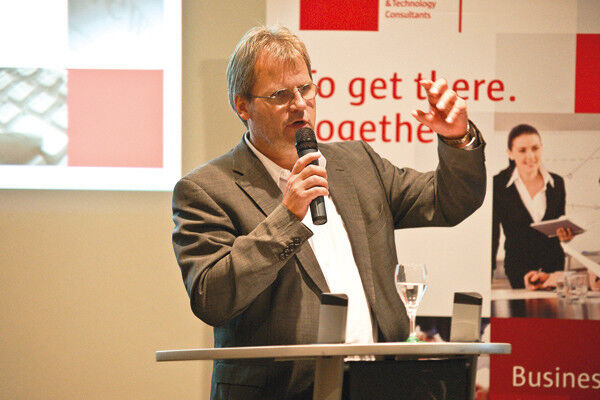 Jens Bullerjahn, Minister der Finanzen des Landes Sachsen-Anhalt, zeigte auf, wie Haushaltskonsolidierung durch Schuldenbremse erfolgreich umgesetzt werden kann. (Foto: BearingPoint)