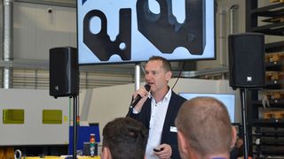 Bei den Maschinenshows zeigte Microstep Europa modernste Schneidsysteme im Einsatz. Bei den Laserbaureihen wurden filigrane 3D-Schnitte aber auch präzise Dickblechschnitte an zwei Anlagentypen vorgeführt. (Bild: Microstep Europa)