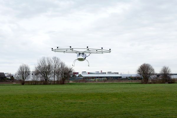 Der Erstflug von Zosel markiert den Beginn des Testflugprogramms mit dem Volocopter, das in drei Phasen durchgeführt wird. (Bild: E-volo/Nikolay Kazakov)