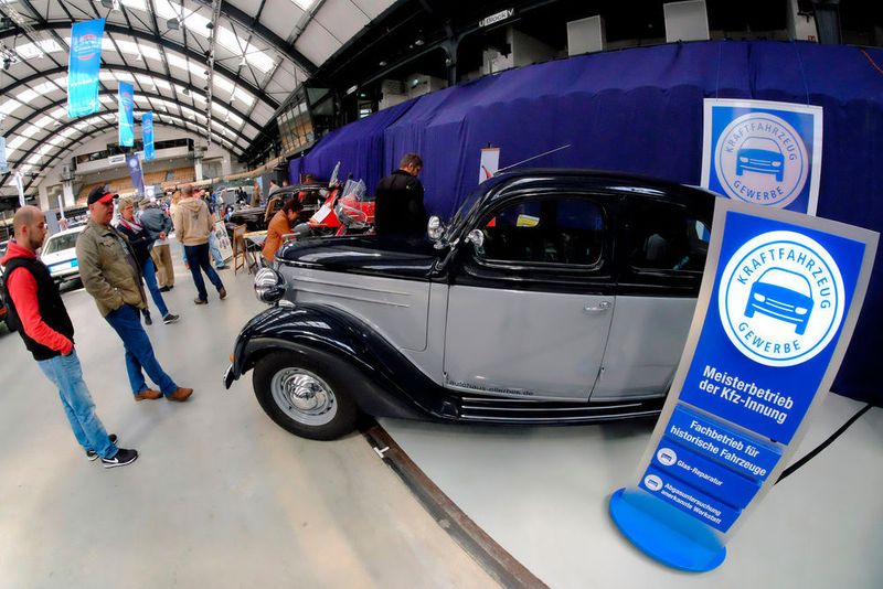 Klasse Werbung für die Meisterbetriebe der Kfz-Innung und Fachbetriebe für historische Fahrzeuge.  (Zietz/»kfz-betrieb«)