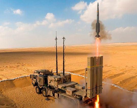 Milliardeninvest! Diehl Defence nimmt viel Geld in die Hand, um die Produktionskapazität für das Flugabwehrsystem Iris-T-SLM (Bild) zu verdoppeln. Das wird vor allem dem Standort Überlingen am Bodensee zugute kommen, wo etwa 500 neue Arbeitsplätze geschaffen werden.(Bild:  Diehl Defence)