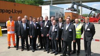 Die BSH Bosch und Siemens Hausgeräte GmbH und DHL Global Forwarding haben gemeinsam im baden-württembergischen Giengen a.d. Brenz den neuen Container-Terminal der BSH eröffnet.  Bild: BSH (Archiv: Vogel Business Media)