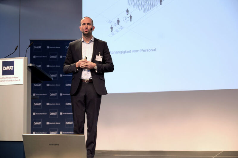 Der Titel des Vortrags von Frederik Brantner, Geschäftsführer von Magazino, lautete „Wie Pick by Robot die Kommissionierung verändert“. (Bild: Dölling)