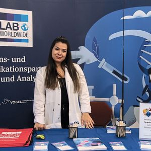 Empfang auf der LAB-SUPPLY Leverkusen am 15. November 2023. Wir blicken hier mit einigen Bildimpressionen zurück auf den Tag.


Wer lieber bewegte Bilder möchte, findet hier ein kurzes Impressionsvideo zu der Messe und drei ausgewählten Fachvorträgen:






Mehr Infos zu den kommenden LAB-SUPPLY-Messen finden Sie auf www.lab-supply.info (Bild: Stefan Stark)
