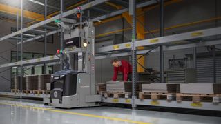 Fahrerloses Transportfahrzeug im Einsatz. (Bild: Jungheinrich)