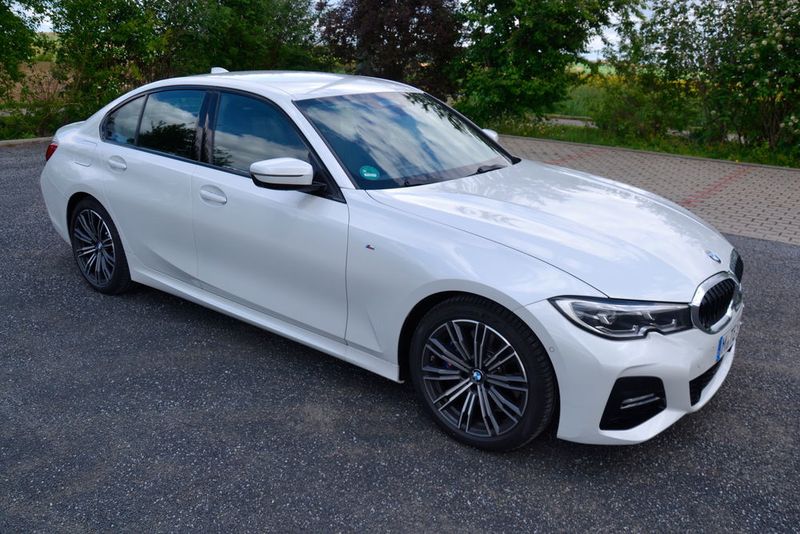… die neue 3er-Limousine sieht von allen Seiten dynamisch aus. (Michel/»kfz-betrieb«)