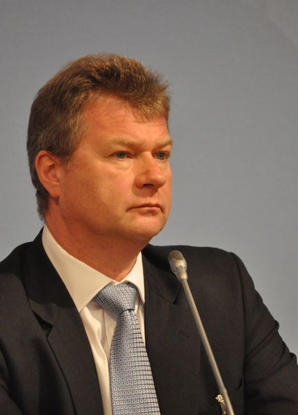 Dr. Hans Bünting, Geschäftsführer der RWE Innogy GmbH in Essen gab einige Projektdetails, des in Marokko zu erwartenden Kraftwerkkonzept des deutschen Energieversorgers preis. (Bild: Isenburg)