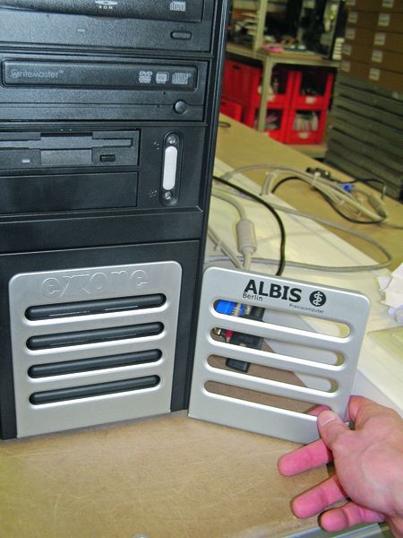 Extra Computer fertigt für Partner individuelle PC-Blenden und -Gehäuse. (Archiv: Vogel Business Media)