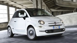 Wie überarbeitet ein Autohersteller seinen Bestseller? Vorsichtig. So auch Fiat, die jetzt ihre kleine Citylimousine 500 und das Cabrio 500C mit großem Faltdach, als Facelift anbieten. (Foto: Fiat)