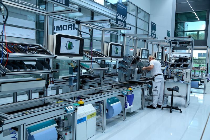 Bis 2020 soll die Kapazität bei FAMOT auf mehr als 2000 Dreh- und Fräsmaschinen der CLX-, CMX V- und CMX U-Baureihen verdoppelt werden – neben weiteren 2000 Rumpfmaschinen.  (Böhm)