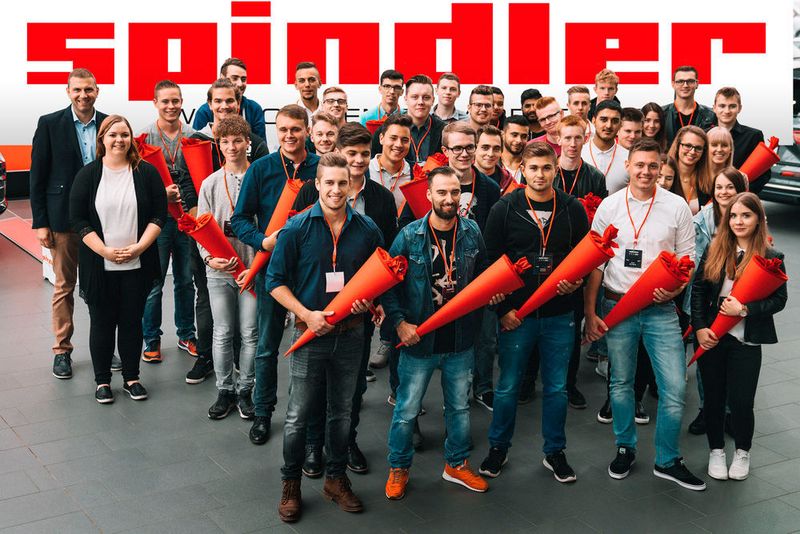 An den elf Standorten der Spindler-Gruppe in Mainfranken starteten im September 38 neue Auszubildende in fünf verschiedenen Berufen.  (Spindler)