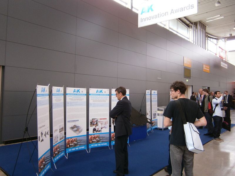 Die Gewinner-Wand der AVK Innovation Awards... (Bild: Königsreuther)