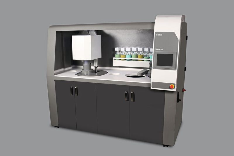 The Velox grinding and polishing machine. (Image:Schütz+Licht Prüftechnik GmbH)