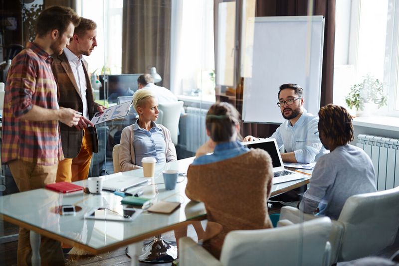 Mittelständische Unternehmen und Start-ups können in der Industrie voneinander profitieren – wenn beide Seiten auf ein paar Dinge achten. Mittelständische Unternehmen und Start-ups können in der Industrie voneinander profitieren – wenn beide Seiten auf ein paar Dinge achten.