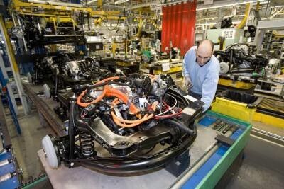 Zur Zukunftssicherung hat Daimler insgesamt 200 Mio. Euro in Hambach investiert. (Bild: Daimler)