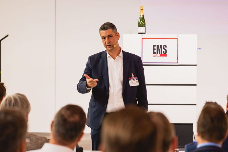 Impressionen vom 24. Würzburger EMS-Tag: Im Mittelpunkt standen aktuelle Branchenthemen, praxisnahe Impulse und insbesondere der persönliche Austausch innerhalb der EMS-Community. (Bild: Stefan Bausewein)