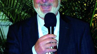 Prof. Dr.-Ing. Axel Kuhn, Lehrstuhlinhaber am Lehrstuhl für Fabrikorganisation der Technischen Universität Dortmund und Leiter des Fraunhofer-Instituts für Materialfluss und Logistik: „Wie viele und welche Kompetenzen beim Outsourcing verloren gehen können, hängt entscheidend vom Outsourcingumfang ab.“Bild: Fladerer (Archiv: Vogel Business Media)