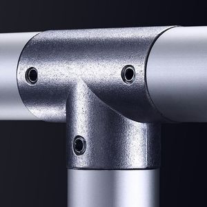 Die neue BR-Serie von Brinck enthält Aluminium-Rohrverbinder mit einem montagefreundlichen Innenspann-System und versenkt eingebrachte Madenschrauben.
