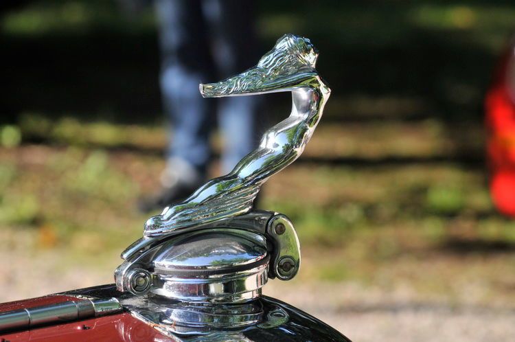 Emily? Keinesfalls, aber an Schönheit steht die Kühlerfigur des Lagonda LC Tourer (Baujahr 1934) der Rolls-Royce-Ikone in nichts nach. (Zietz/»kfz-betrieb«)