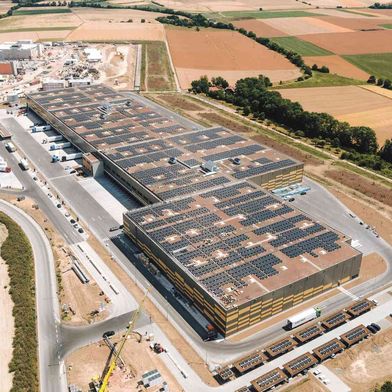 Die von Greenflash in Alzey umgesetzte Speicherlösung besteht aus insgesamt 27 Modulen und einer Trafostation und besitzt eine Leistung von 2,97 MW sowie eine Kapazität von 6,183 MWh. (Bild: Greenflash)
