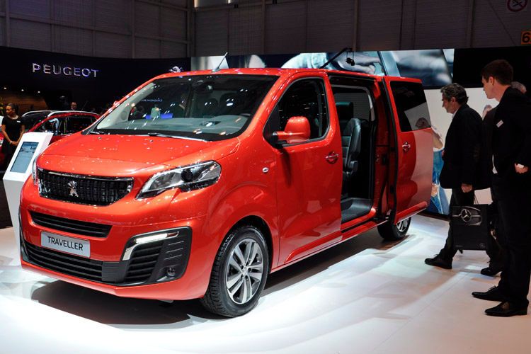 Auch die Schwestermarke Peugeot zeigt ihre Variante des Modells, das die Franzosen in Kooperation mit Toyota herstellen. Bei Peugeot heißt er Traveller. (Wehner)