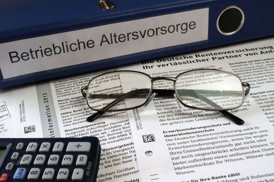 Kurzarbeit wirkt sich auch auf die betriebliche Altersvorsorge aus.(Bild:  © kathrinm - stock.adobe.com)