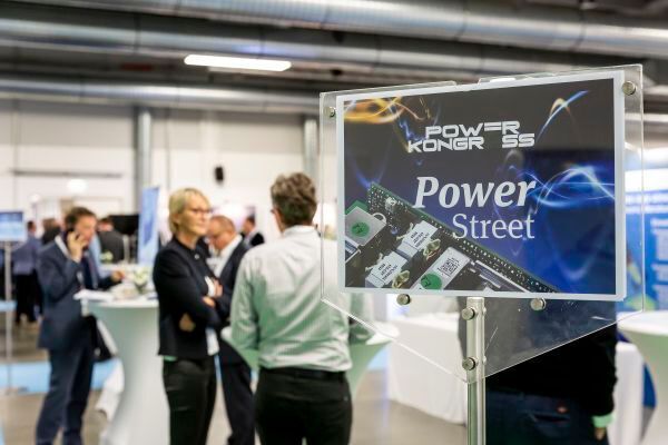In der „Power Street“ zeigten die Aussteller neueste Power-Komponenten und Stromversorgungs-Lösungen.  (Stefan Bausewein)