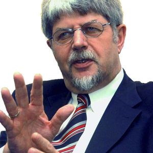 „Mittelfristig ist die chemische Industrie weiterhin auf fossile Energieträger angewiesen.“ Ernst Schwanhold, Leiter des Kompetenzzentrums Umwelt, Sicherheit und Energie, BASF SE