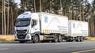 ZF zeigte diesen Sommer eine fahrerlose Hub-to-Hub-Anwendung. Der Lkw kann bis zu 80 km/h fahren. (Bild: ZF)