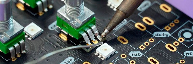 Neben der Schweizer Pharmaindustrie schneidet auch die Computer- und Elektronikindustrie im Verhältnis zum weltweiten Durchschnitt überdurchschnittlich gut ab.(Bild:  frei lizenziert /  Pixabay)