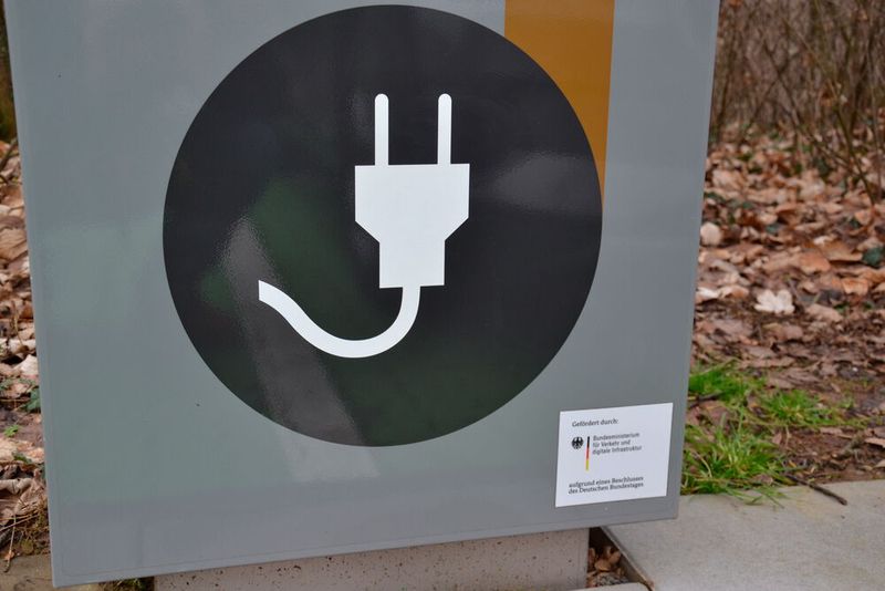 Im Gegensatz zu den Ladesäulen des Kfz-Gewerbes, wurde diese Ladestadion … (Bild: Michel/»kfz-betrieb«)