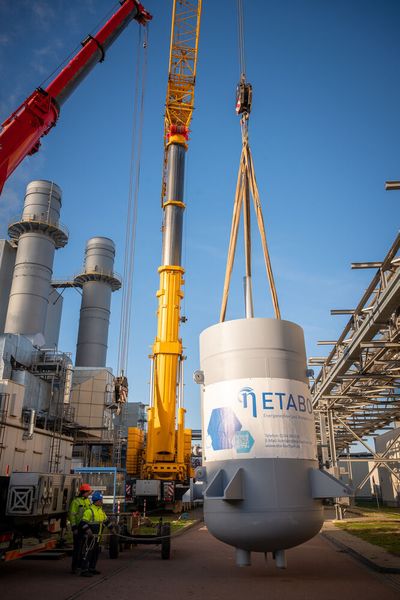 Der 35-Megawatt-Elektrodenkessel für die Power-to-Heat-Anlage von InfraLeuna und 50 Hertz am Chemiestandort Leuna. (Bild: Tilo Weiskopf/ Infra Leuna/ Lx Press)