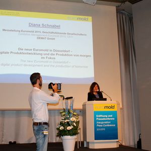 Demat MD Diana Schnabel and Dr. Eberhard Döring at the opening press conference.