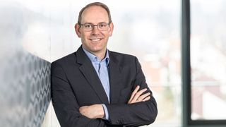 JLR-Deutschland-Geschäftsführer Jan-Kas van der Stelt rechnet mit einem erfolgreichen Jahr 2024 für die Land-Rover-Marken Defender, Range Rover und Discovery. (Bild: SARAH KASTNER FOTOGRAFIE)