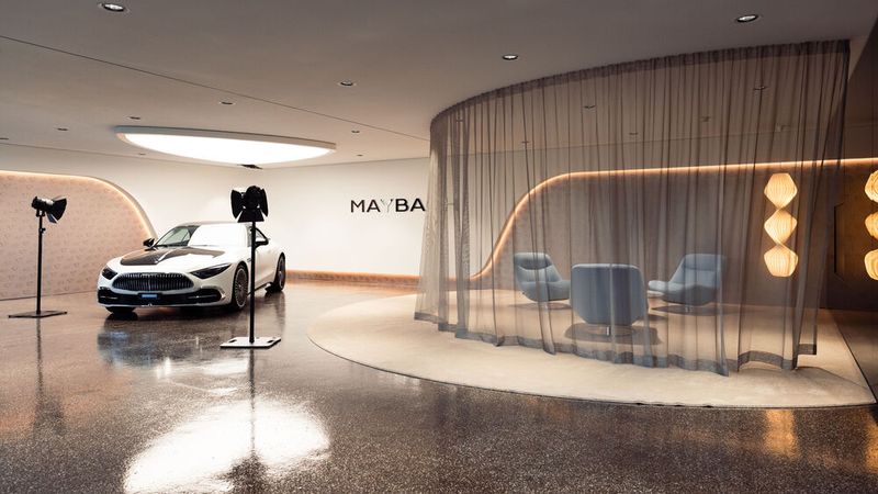 In Pratteln präsentiert Kestenholz die Topmodelle aus der Mercedes-Welt, darunter Maybach. (Bild: Jan Kriwanek)